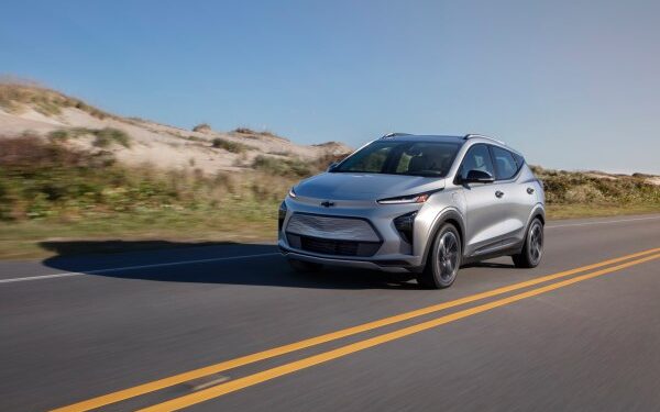 GM unveils a refreshed Chevy Bolt EV and its bigger, yet compact crossover sibling – TechCrunch