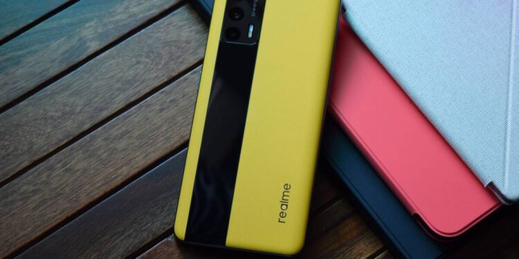 The Realme GT 5G jumpstarts the flagship killer, a category that OnePlus abandoned years ago