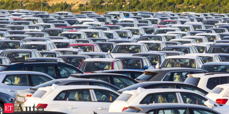 PVs at record peaks, 2Ws dip; YoY dispatches in green, Auto News, ET Auto