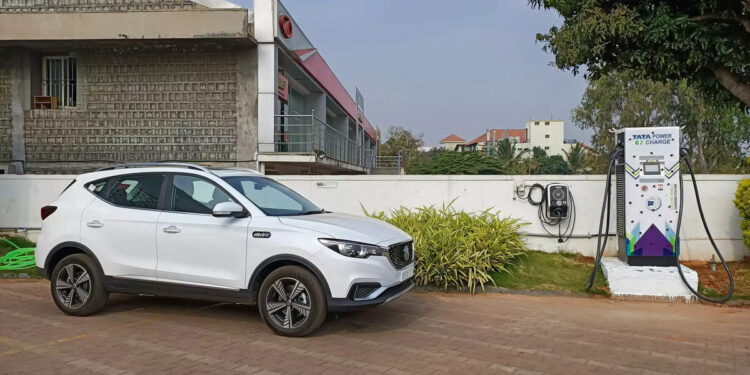 Amid EV hype, hybrids & CNG-run passenger cars shift gears, ET Auto