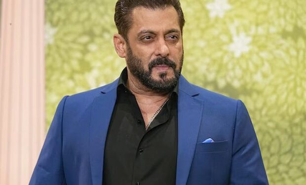 Salman Khan’s security beefed up by Mumbai Police after receiving second death threat in 10 days: Report : Bollywood News